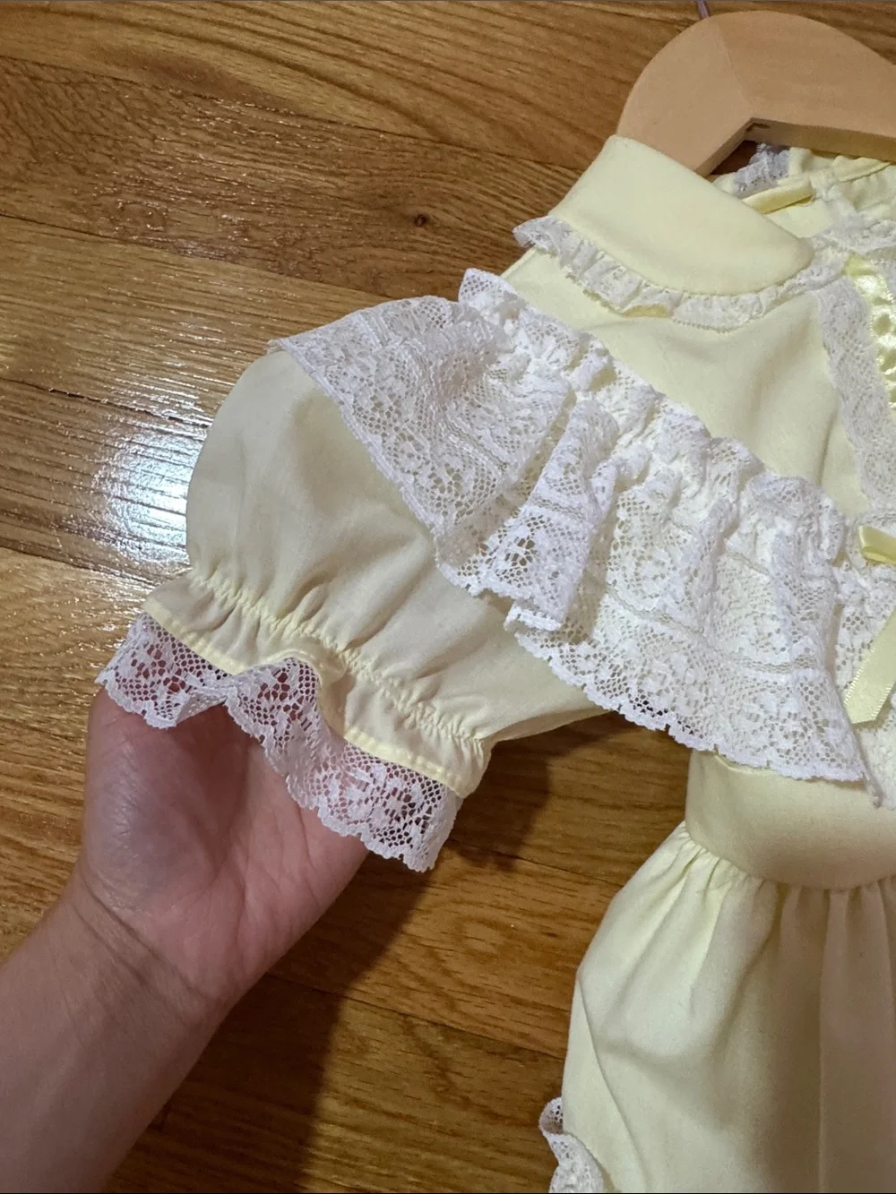 Mini world inc Yellow Lace Ruffle Girls'Vintage